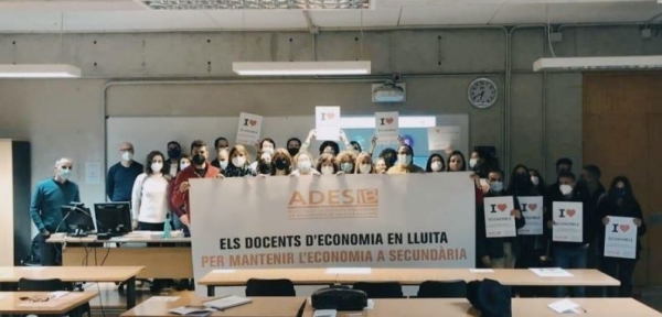 Los docentes de Economía se rebelan - Artículo de Última Hora -  Palma -